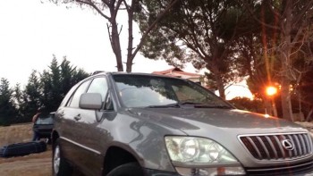 lexus 2003 RX3000 One owner since entered Lebanon. Full autmatic