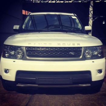 Range Rover Hse  2011  WhiTe  BLacK