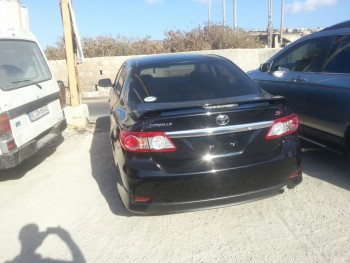 Toyota corolla black 2011